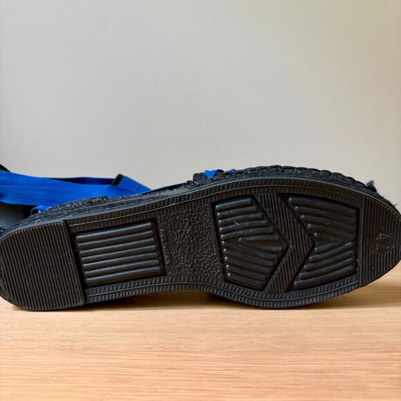 Naguisa Soc Trail Espadrille - Brand New in Box! - Picture 8 of 15